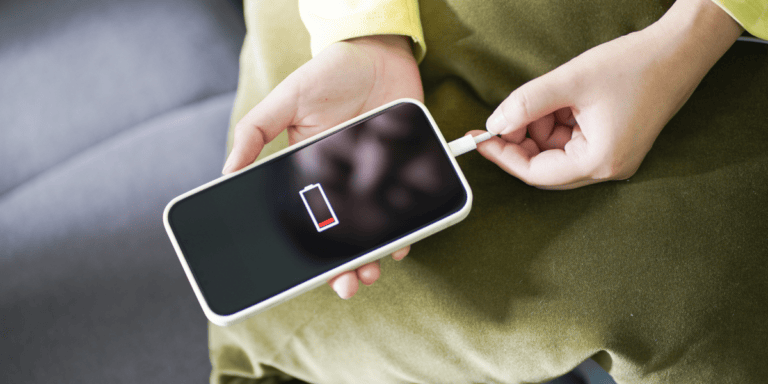 ¿Tu celular no carga? Causas, soluciones y cuándo cambiar la batería